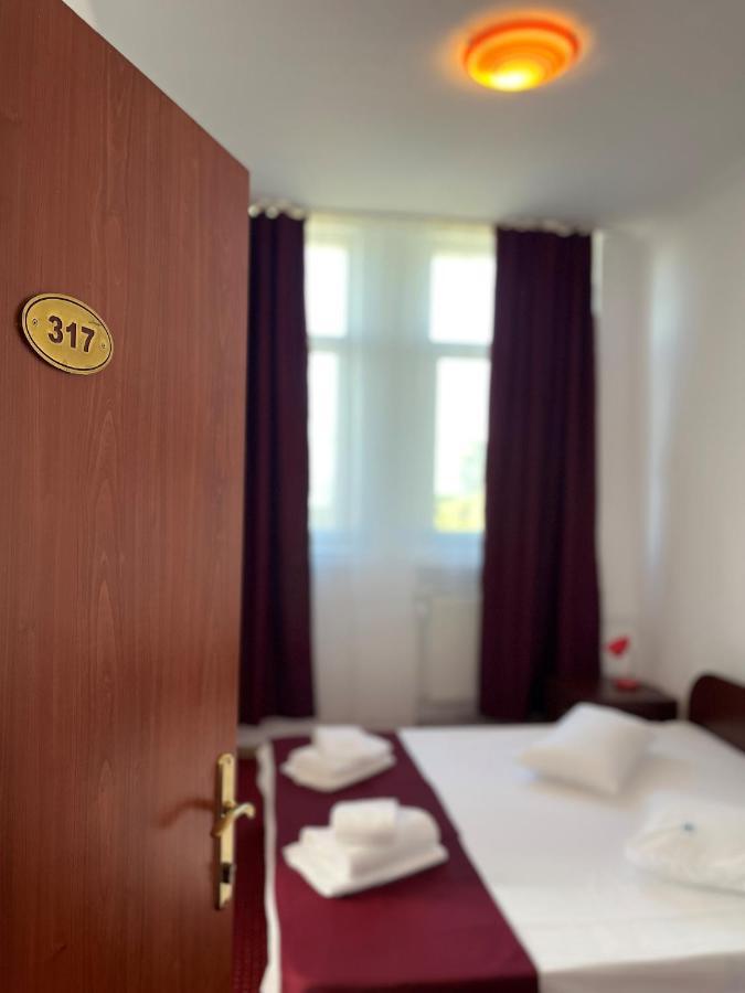 Hotel Tineretului Бухарест Экстерьер фото