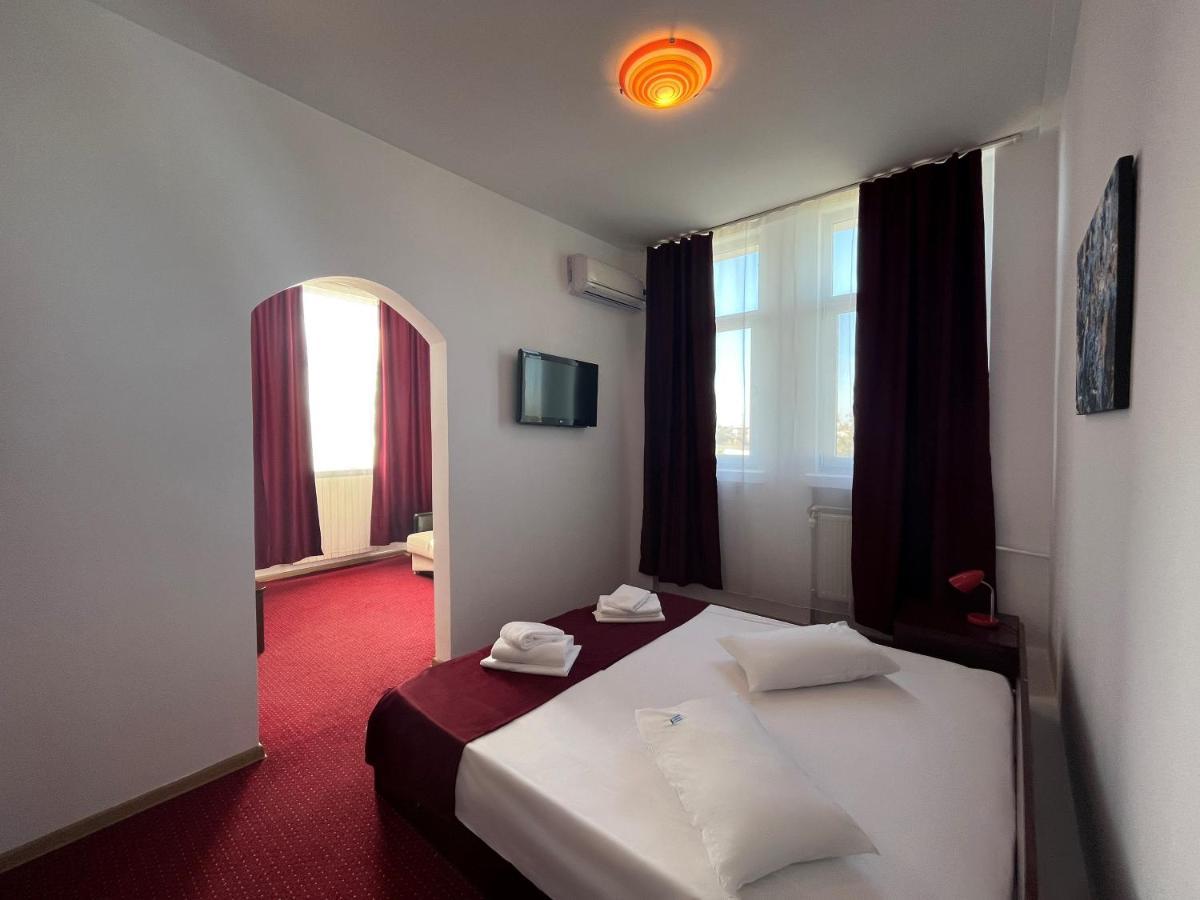 Hotel Tineretului Бухарест Экстерьер фото
