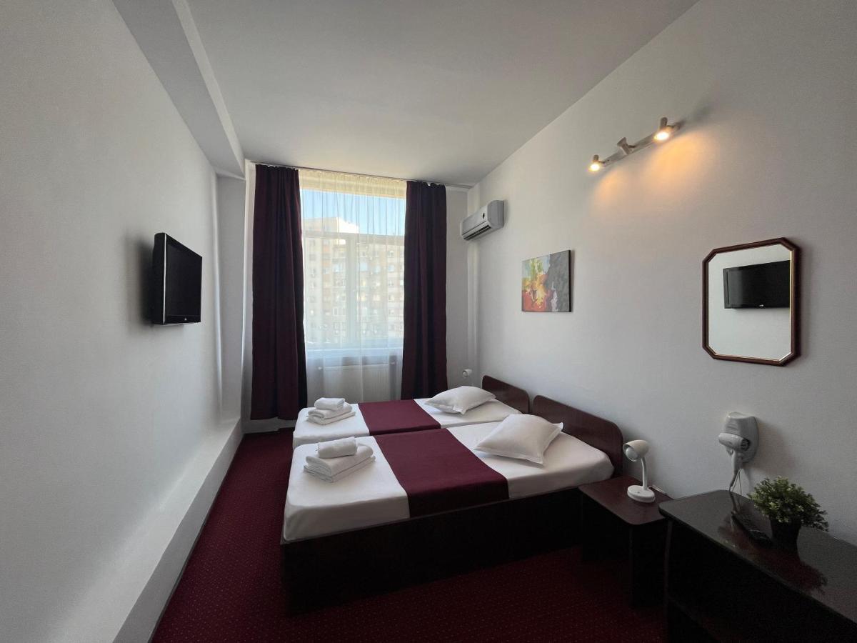 Hotel Tineretului Бухарест Экстерьер фото