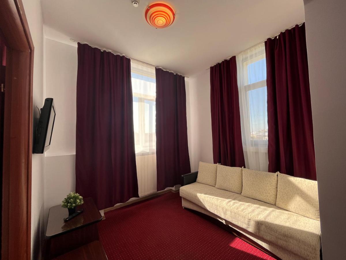 Hotel Tineretului Бухарест Экстерьер фото